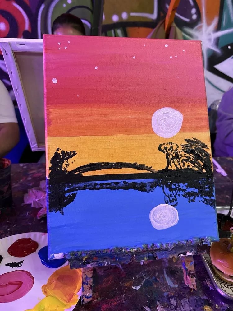 Paint N Pour image
