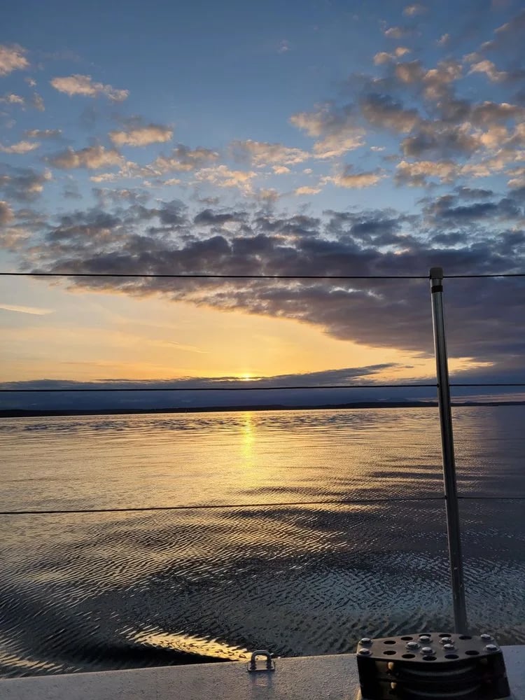 Sailing Seattle image