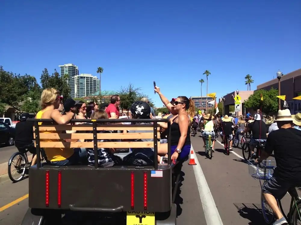 Tour De Tavern image