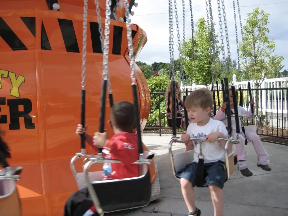 Tukwila Family Fun Center & Bullwinkle's Restaurant image