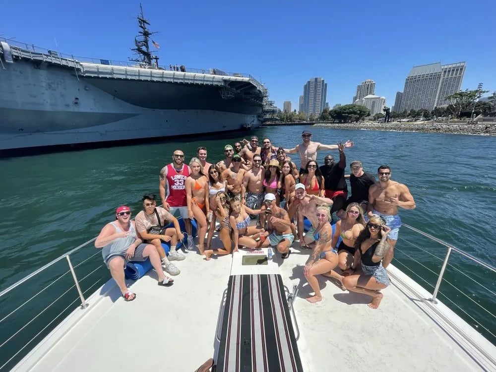 Champagne Yacht image