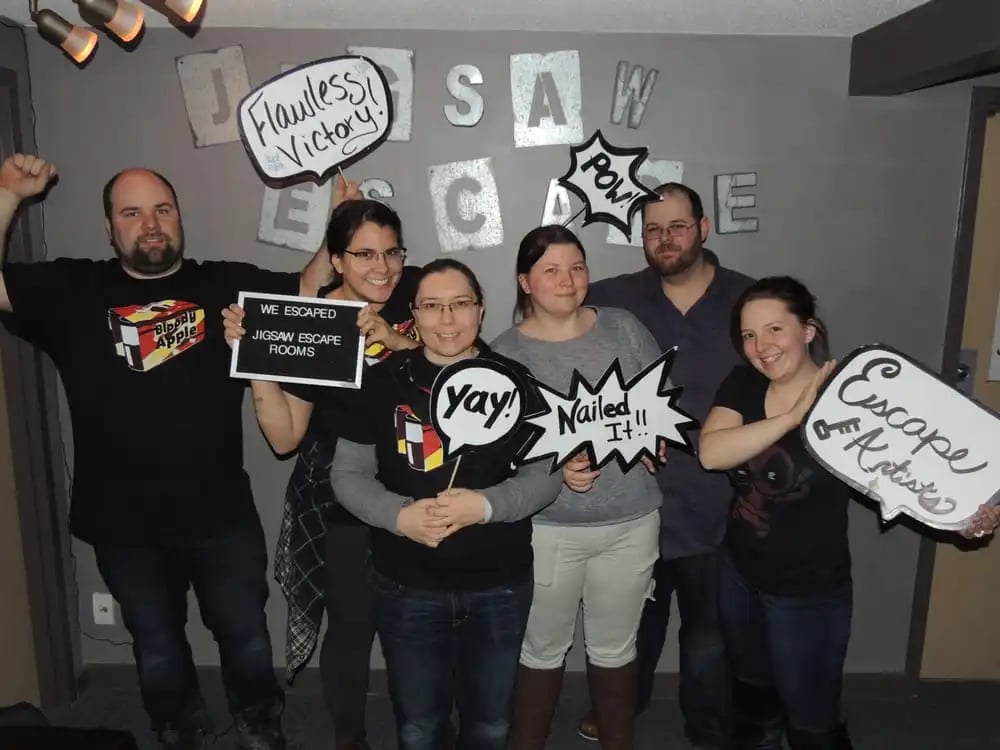 Jigsaw Escape Rooms image