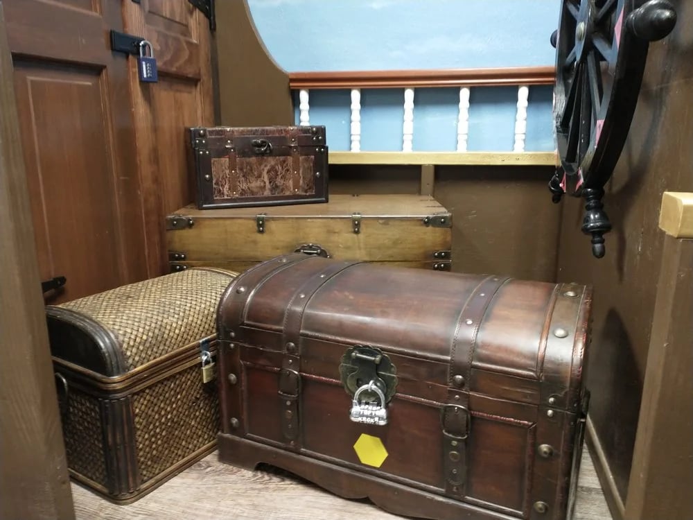Golden Puzzle Room image