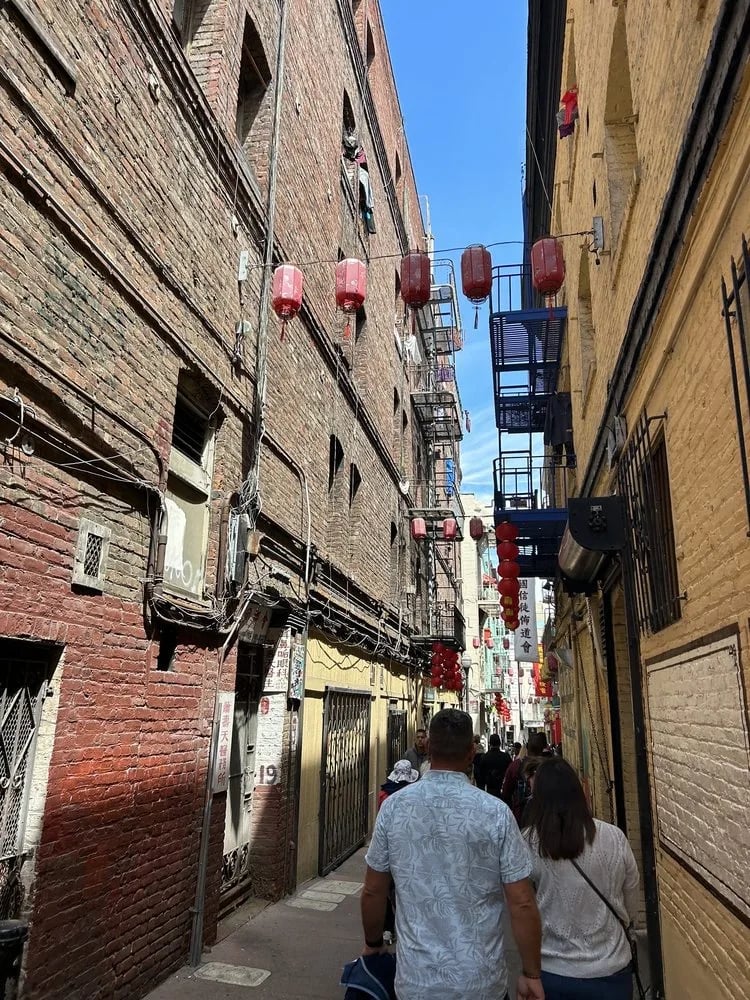 Local Tastes Of The City Tours image
