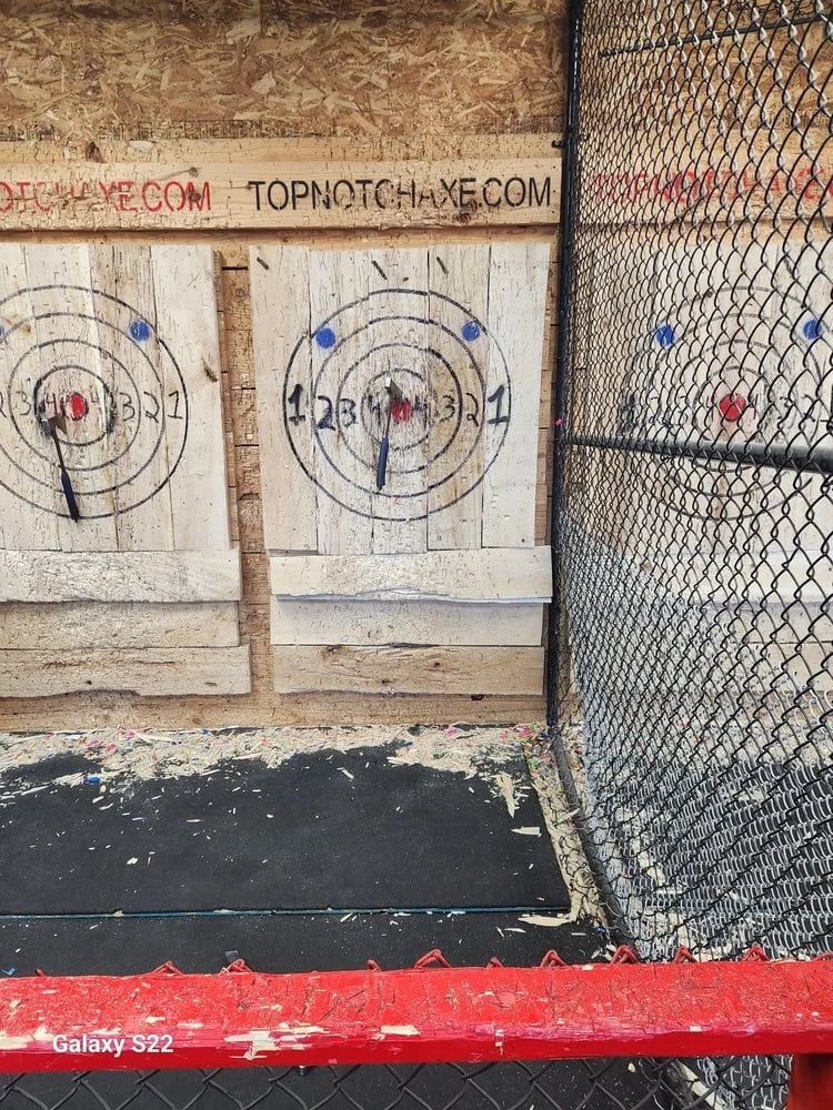Top Notch Axe Throwing - St Louis image