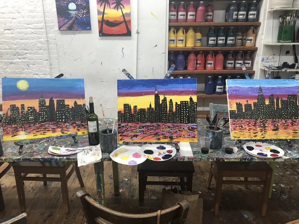 Painting Lounge image