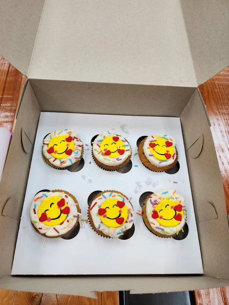 Cake Hoopla image