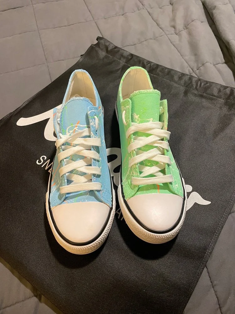 Kicasso Sneaker Art Bar image