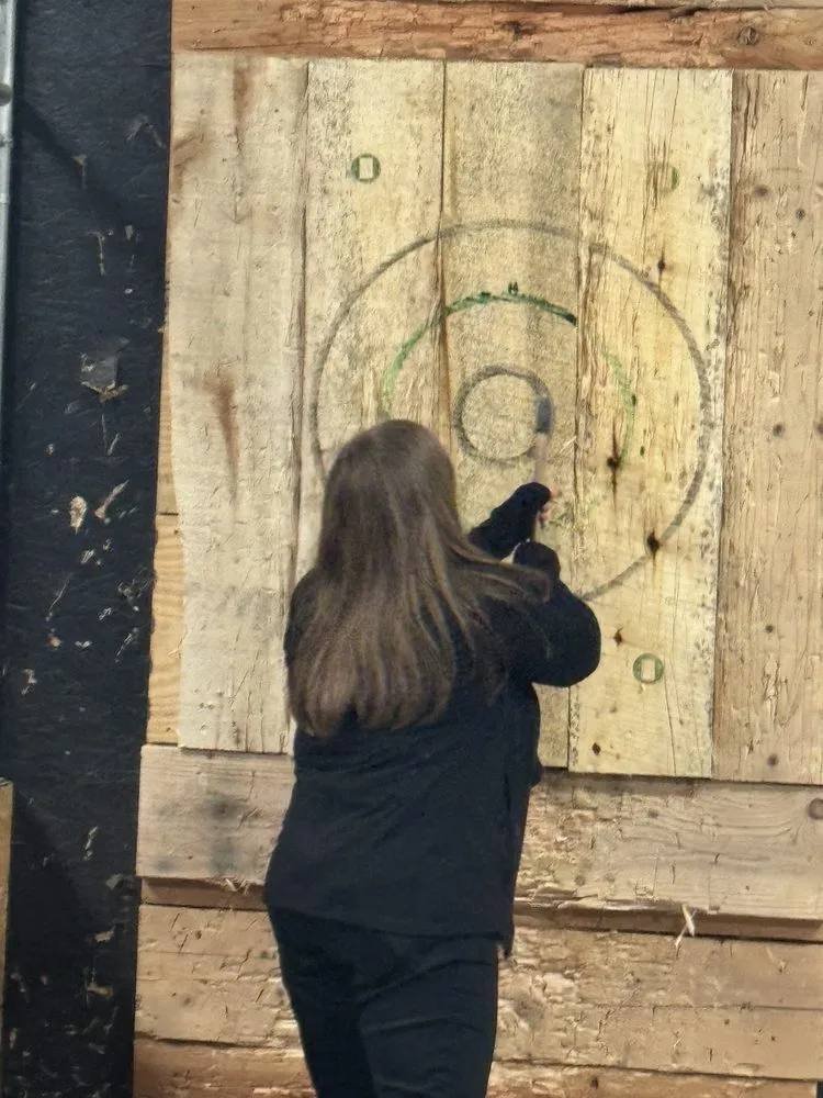 Clutch Shot Axe Throwing image