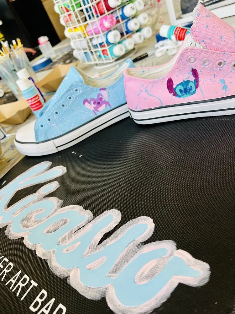 Kicasso Sneaker Art Bar image