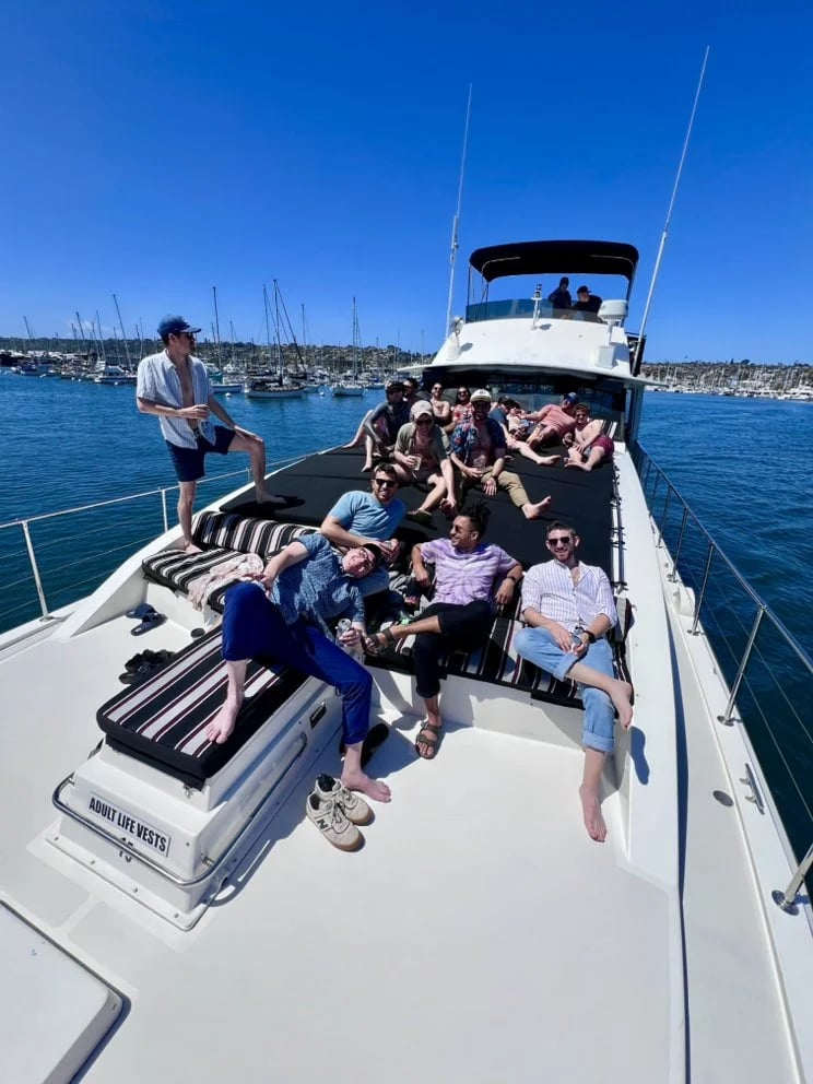 Champagne Yacht image