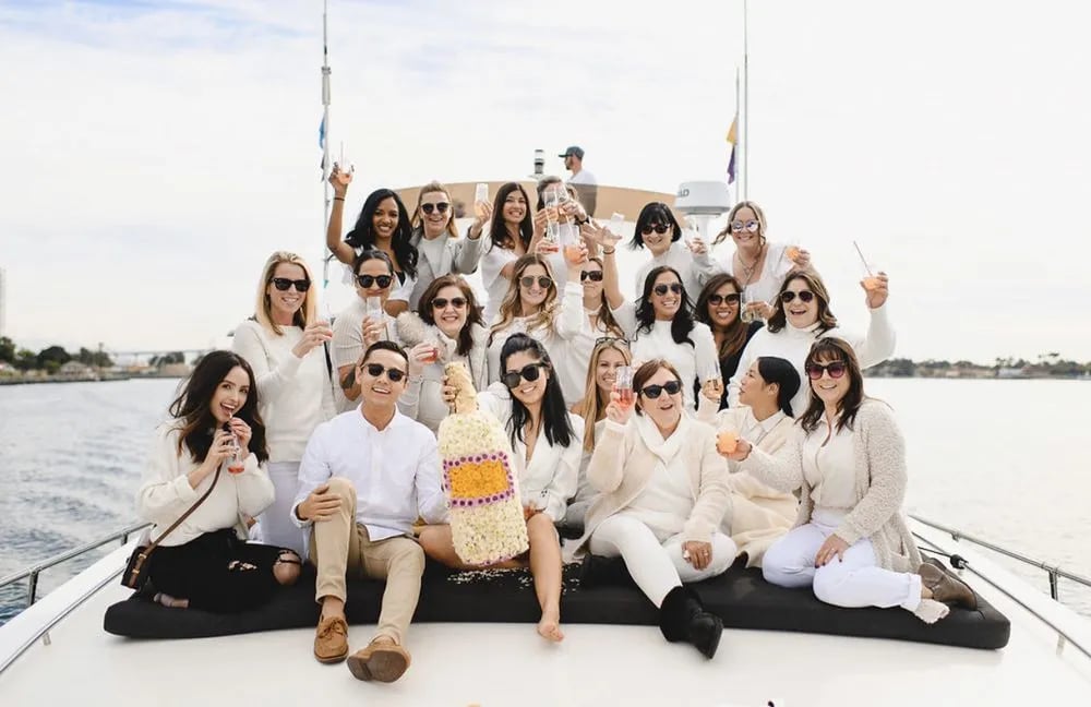 Champagne Yacht image