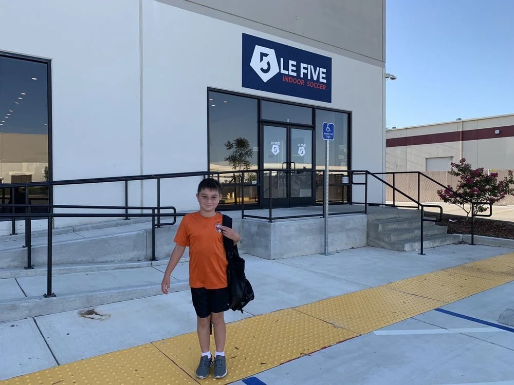 Le Five West Sacramento image