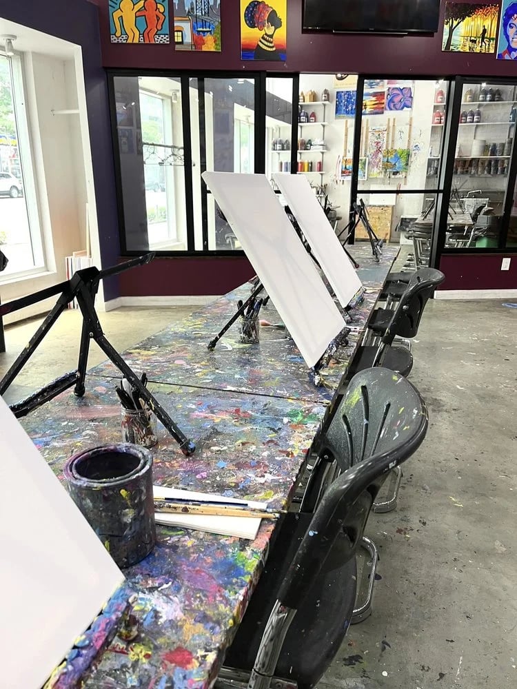 Painting Lounge image