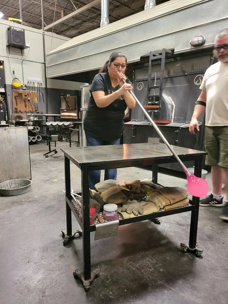 Caliente Hot Glass image
