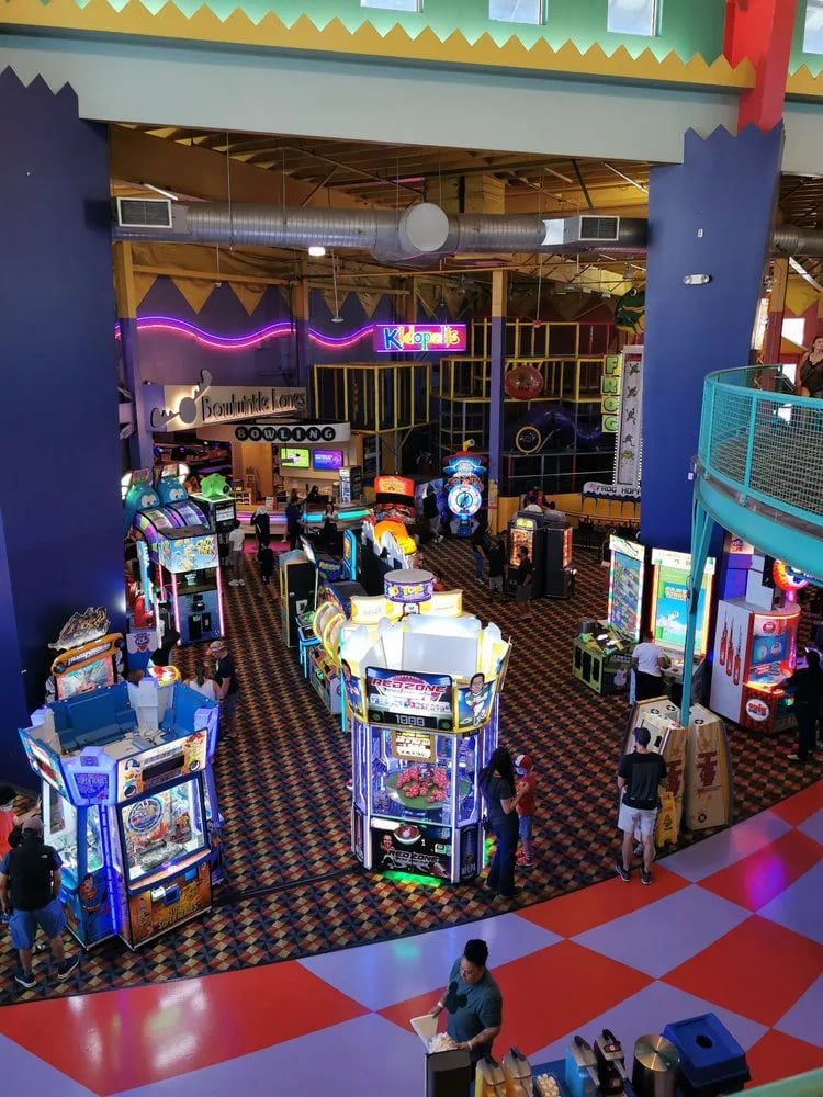 Tukwila Family Fun Center & Bullwinkle's Restaurant image