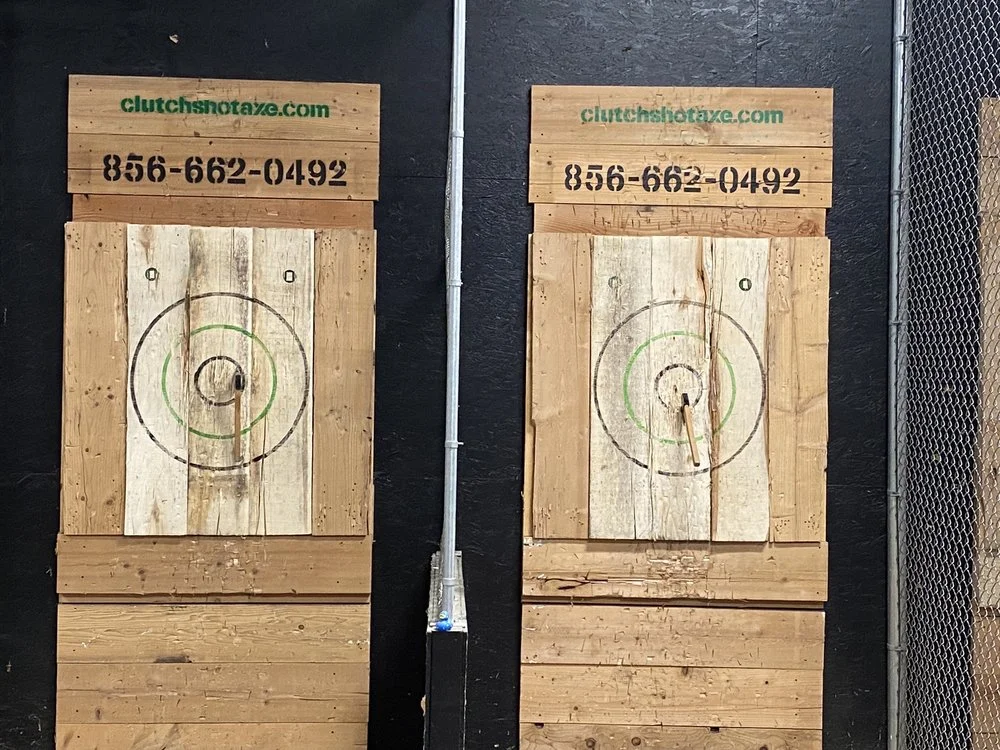 Clutch Shot Axe Throwing image