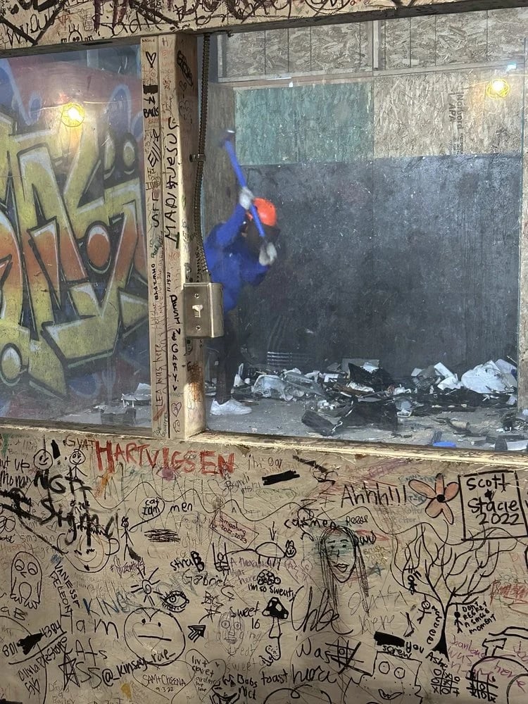 Smash it Rage Rooms image
