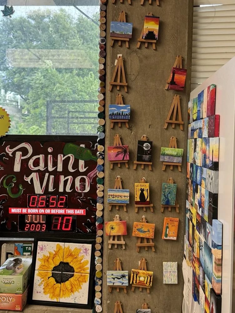 Paint and Vino image