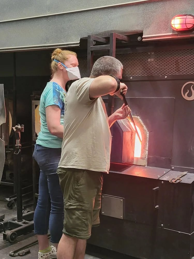 Caliente Hot Glass image