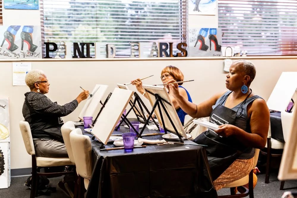 Painted Pearls Paint Studio image