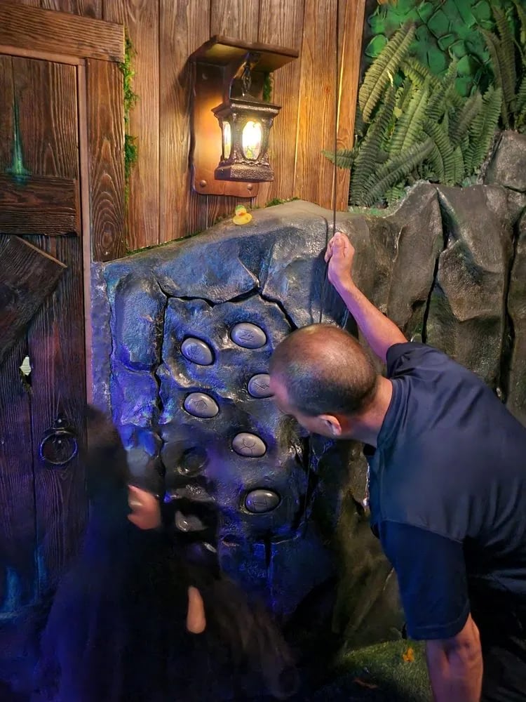 Lara's Labyrinth image