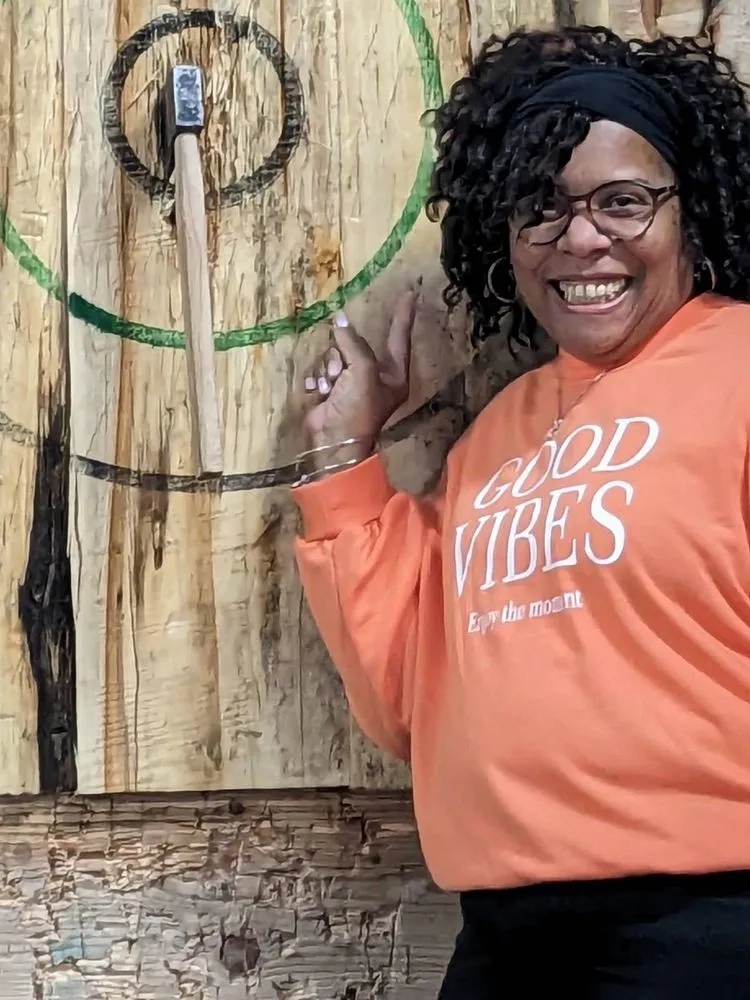 Clutch Shot Axe Throwing image
