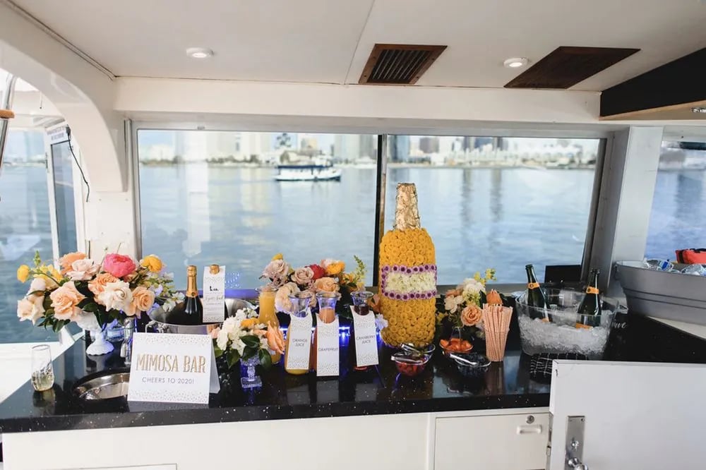 Champagne Yacht image