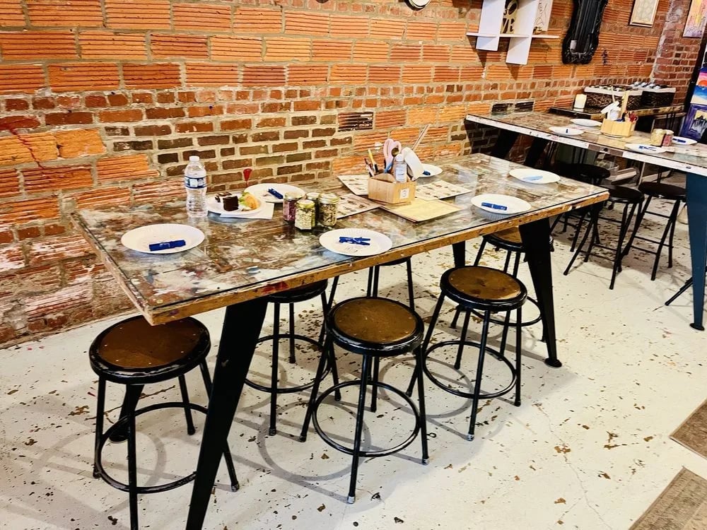 Studio 614 image