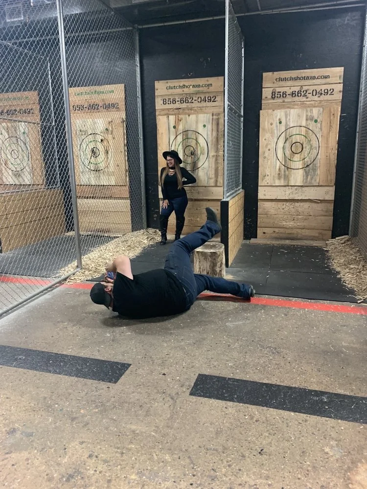 Clutch Shot Axe Throwing image